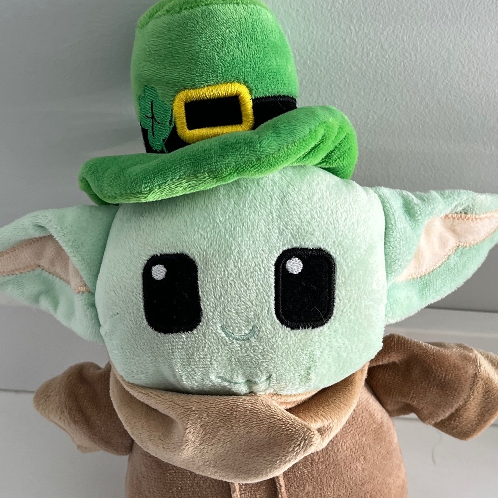 Star Wars Grogu st Patrick’s day dog toy plush - Picture 6 of 6